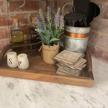 Cozy 2-Bedroom Farmhouse With Parking On Premise 士麦那 外观 照片