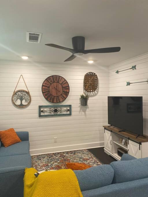 Cozy 2-Bedroom Farmhouse With Parking On Premise 士麦那 外观 照片